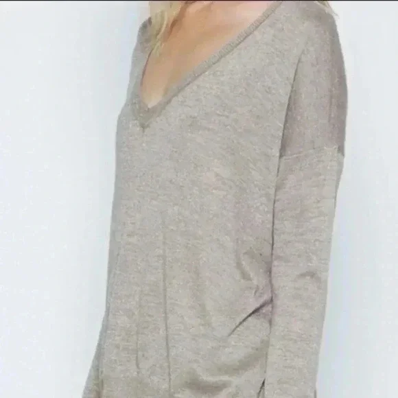 Joie Calee V-Neck Knit Sweater in Beige/Gold Size S - Picture 3 of 13